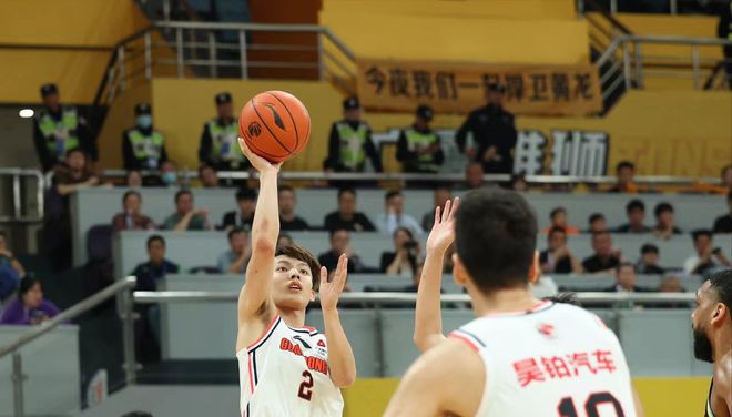 吉马良斯合同含1亿镑解约金 仅在5-6月限时有效